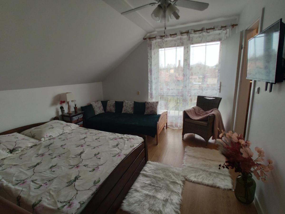 Przystanek Pod Skalkami Apartment Леско Екстериор снимка