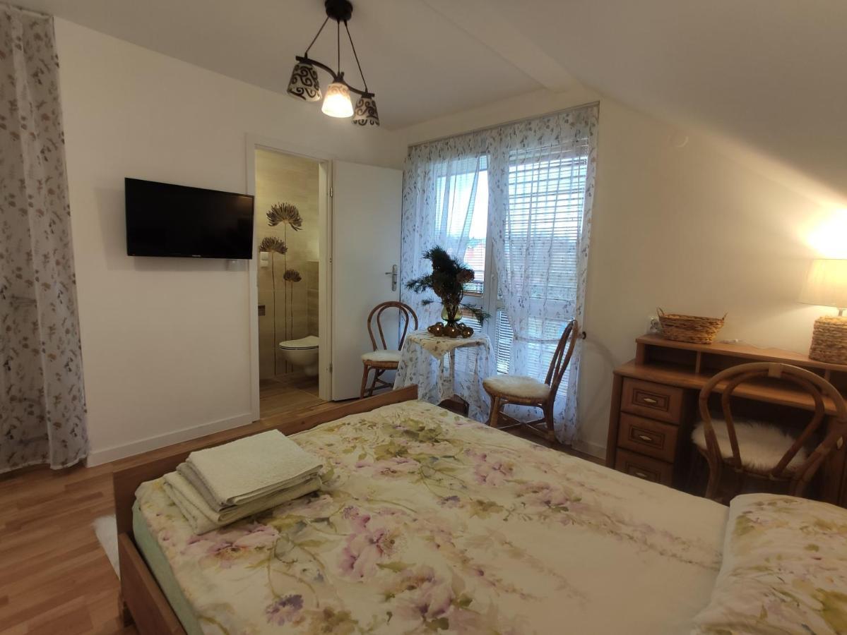Przystanek Pod Skalkami Apartment Леско Екстериор снимка