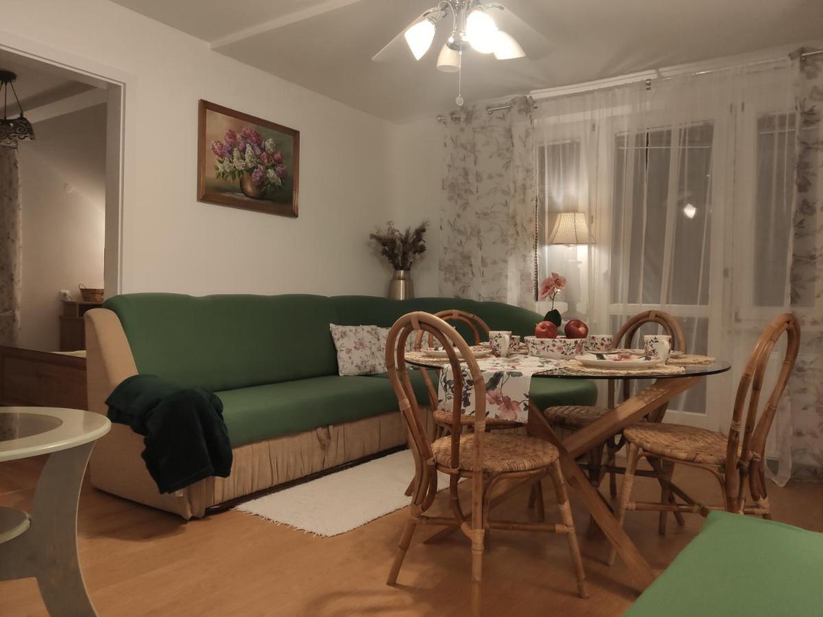 Przystanek Pod Skalkami Apartment Леско Екстериор снимка