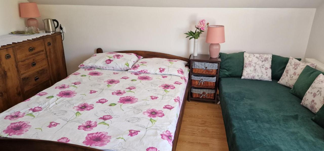 Przystanek Pod Skalkami Apartment Леско Екстериор снимка