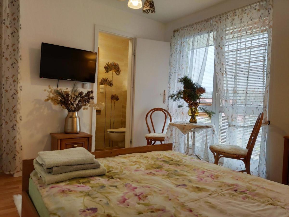 Przystanek Pod Skalkami Apartment Леско Екстериор снимка