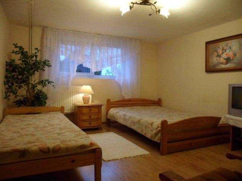 Przystanek Pod Skalkami Apartment Леско Екстериор снимка